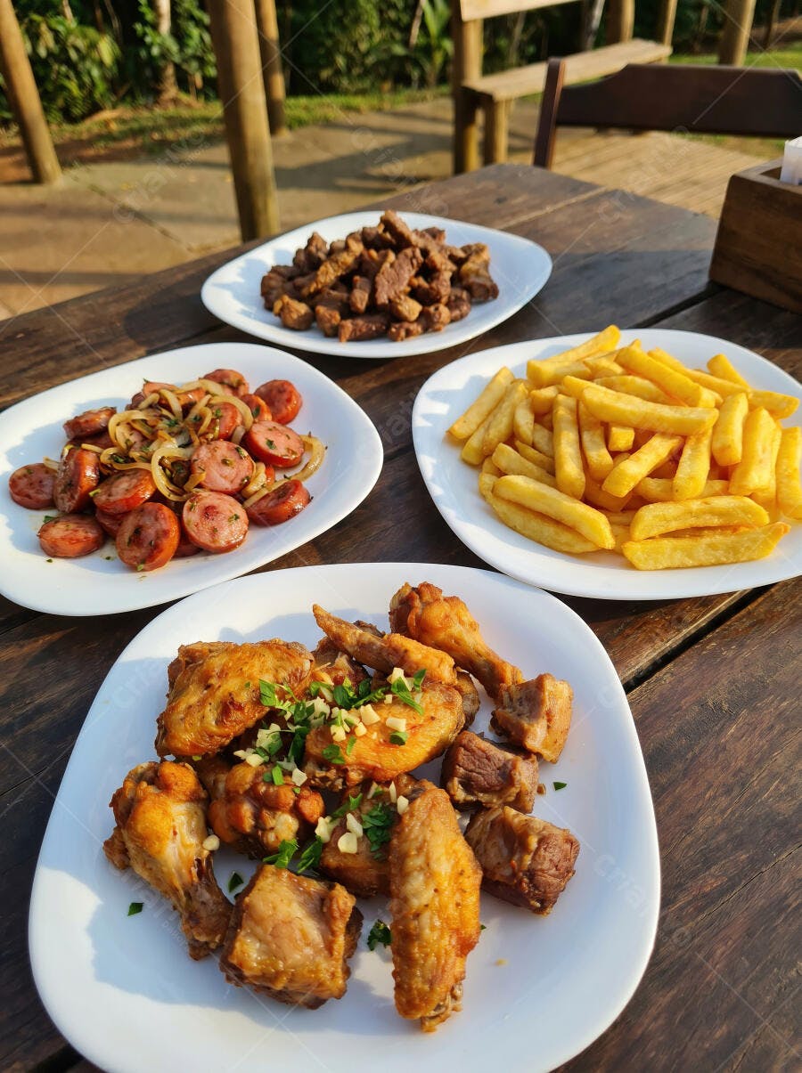 Foto Porções Variadas Fritas Batata Frango Calabresa Carne