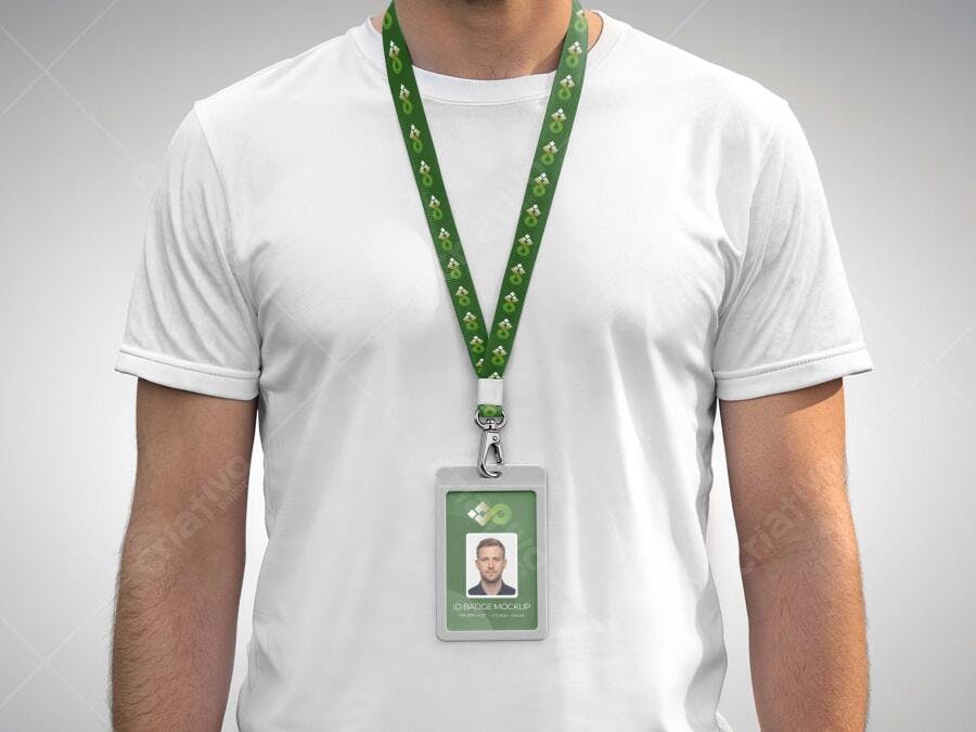 Mockup Crachá Cordão Realista Camiseta Branca Editável