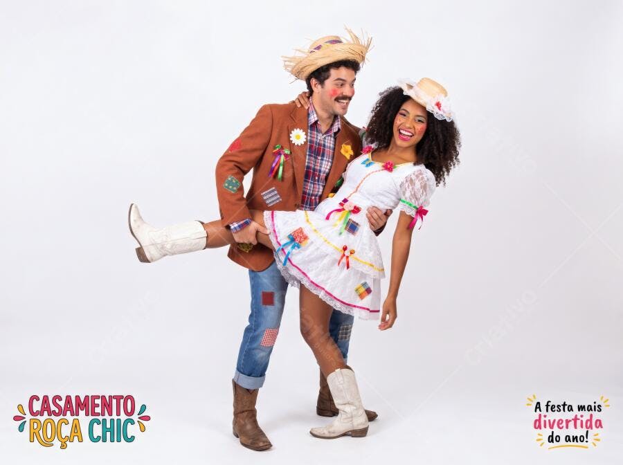 Foto Casal Festa Junina Sorrindo Celebrando Arraial