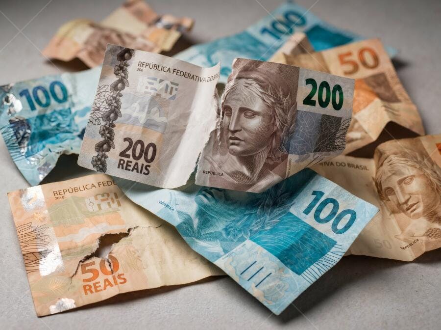 Foto Dinheiro Real Brasileiro Cédulas de 50 100 200 Reais