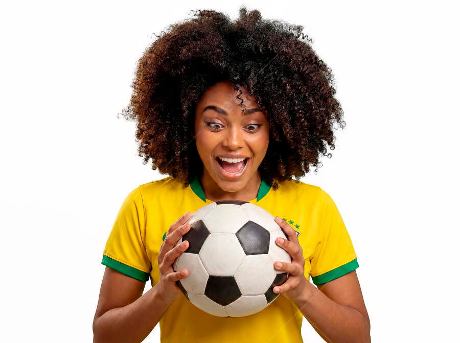 Foto Mulher Negra Torcedora Brasil Camisa Amarela Futebol