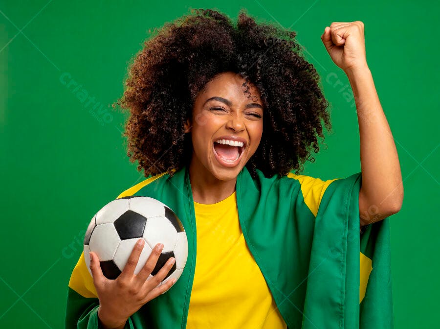 Foto Mulher Negra Torcedora Brasil Celebrando Futebol