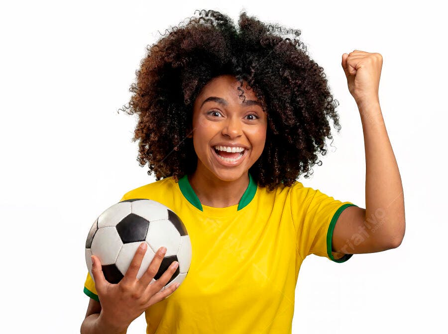 Foto Mulher Negra Torcedora Brasileira Celebrando Futebol