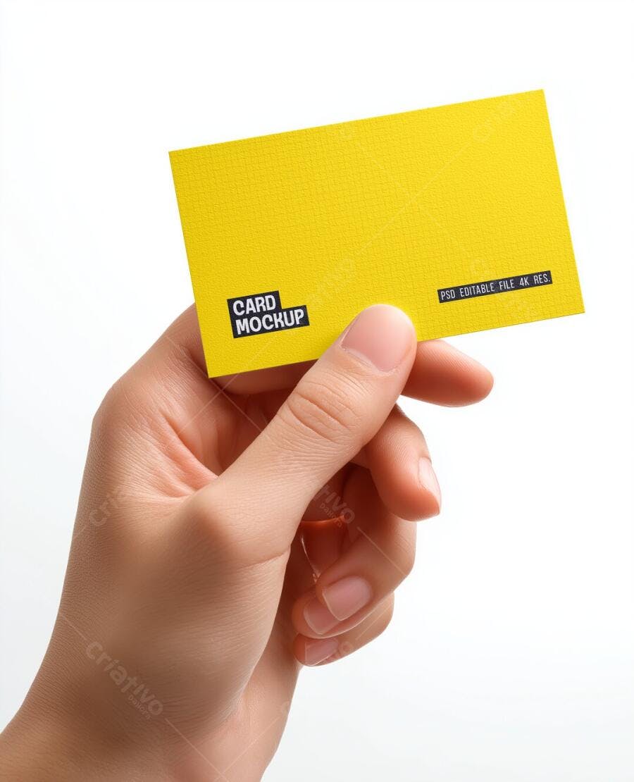 Mockup Cartão de Visita Mãos Segurando Fundo Branco Editável