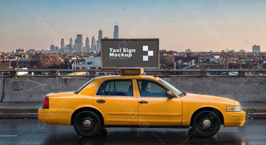 Mockup Placa de Táxi Carro Amarelo Cidade Editável