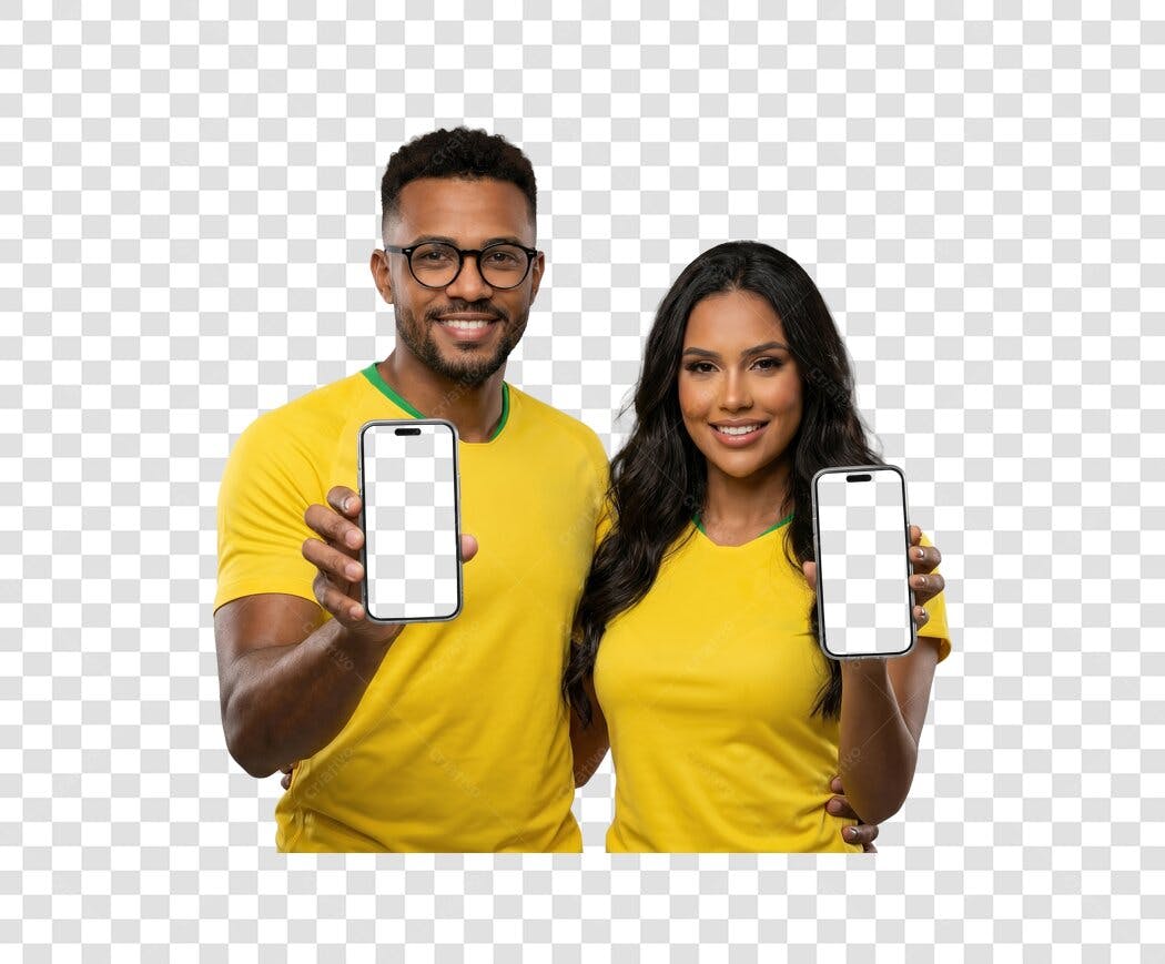 Foto Recortada Casal Brasileiro Mostrando Celular PNG Fundo Transparente