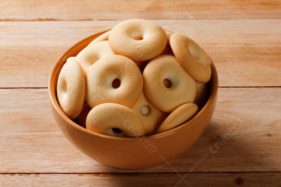 Foto Biscoitos de Leite Ninho Amanteigados Tigela Madeira