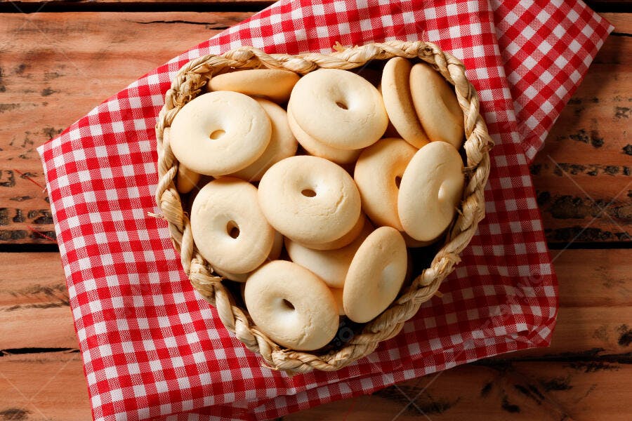 Foto Biscoito de Polvilho Cesta Coração Toalha Xadrez
