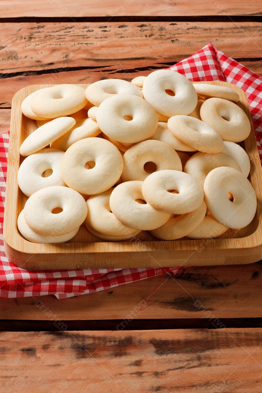Foto Biscoitos de Polvilho Bandeja Madeira Rústica