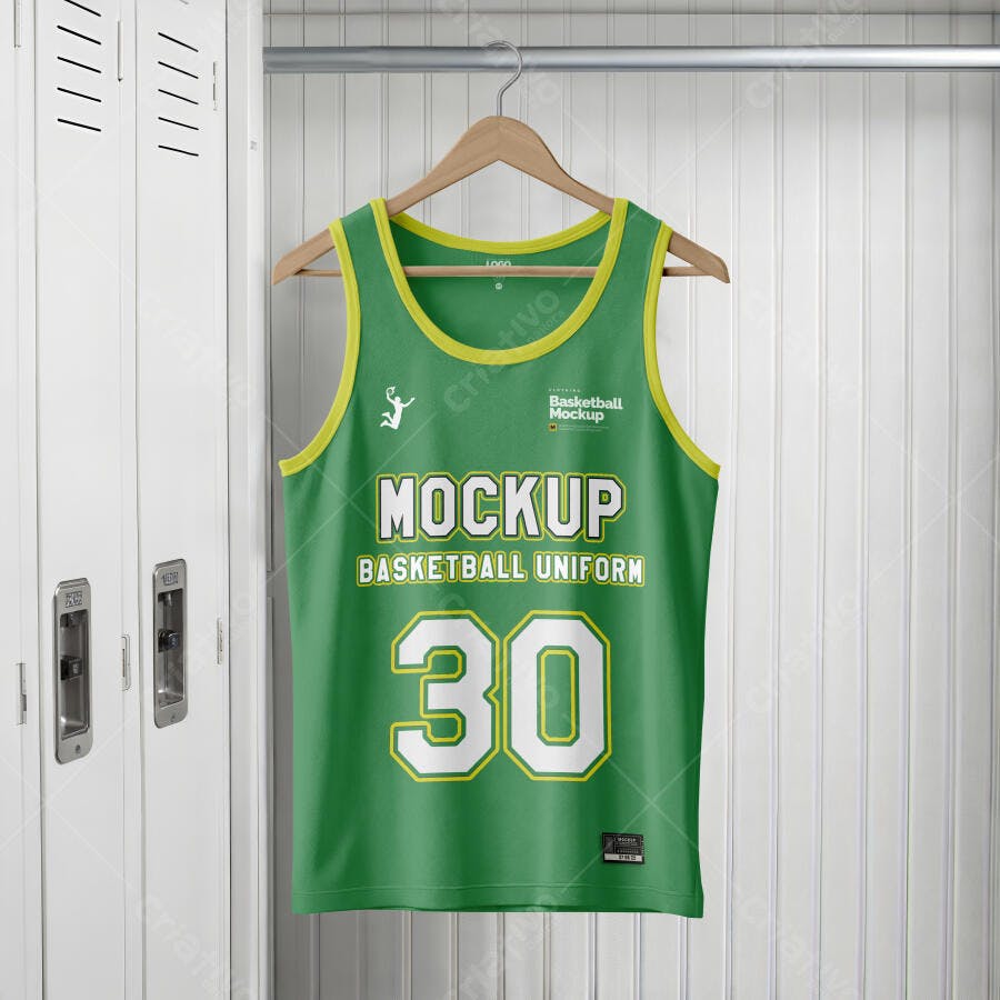Mockup Camisa Basquete Verde Pendurada Armário Editável