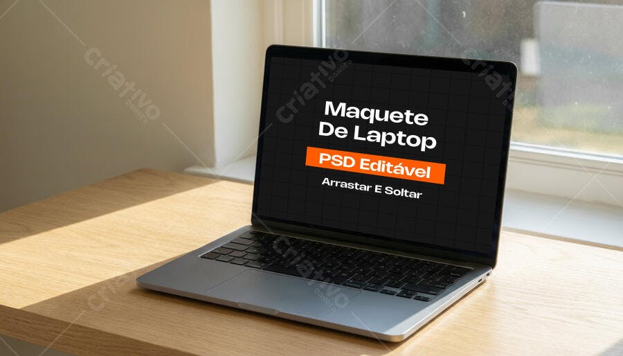 Mockup Notebook MacBook Pro Mesa Madeira Janela Editável