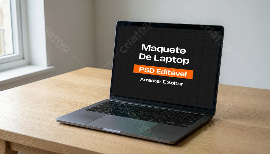 Mockup Notebook Realista Mesa Madeira Cenário Janela Editável