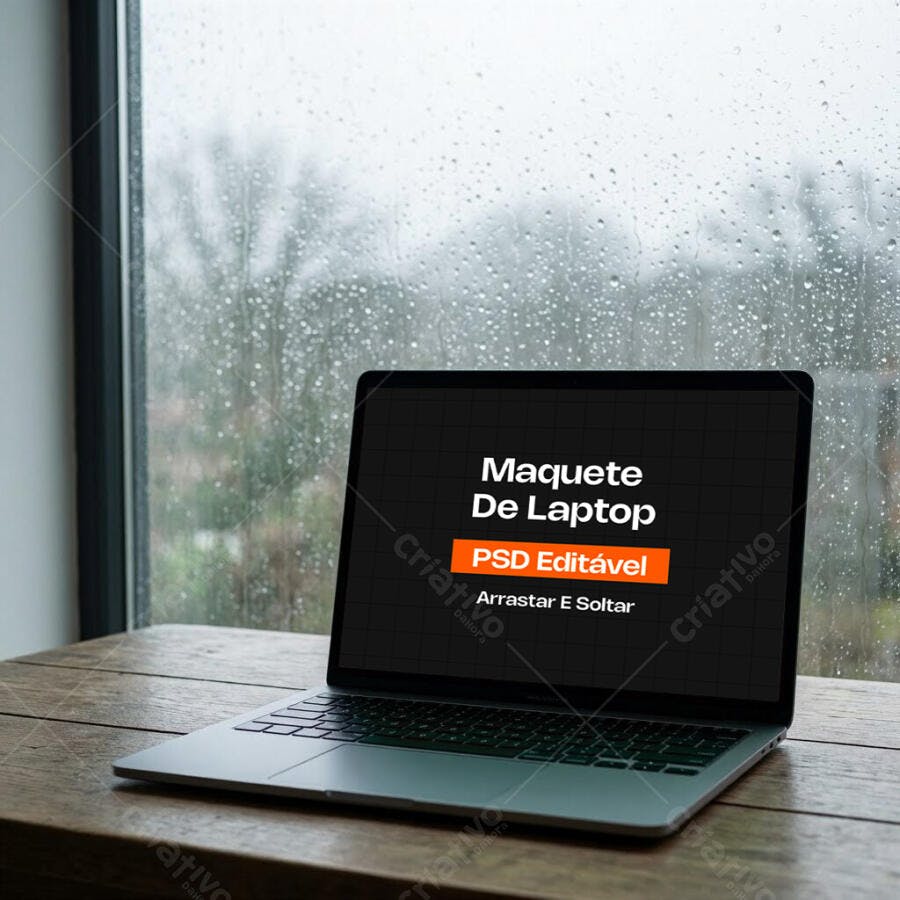 Mockup Notebook Realista Mesa Madeira Janela Chuva Editável
