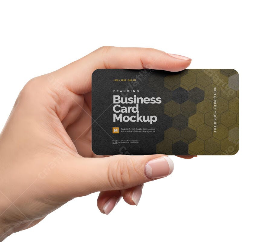 Mockup Cartão de Visita Mãos Segurando Fundo Branco Editável
