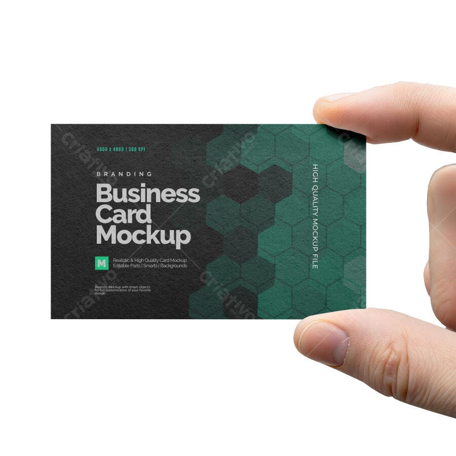 Mockup Cartão Visita Mãos Segurando Fundo Branco Editável