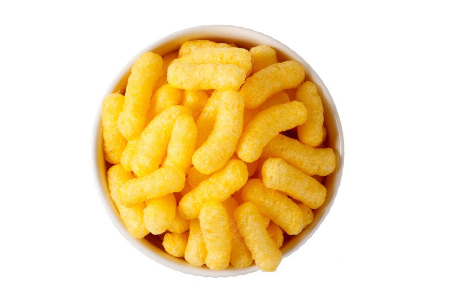 Foto Salgadinho de Milho Cheetos Tigela Branca Fundo Isolado