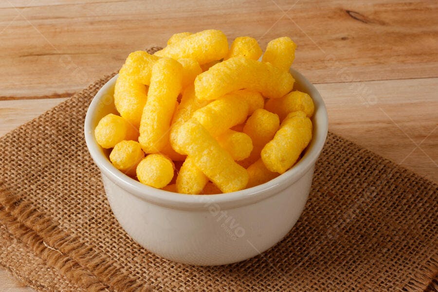 Foto Salgadinho de Milho Cheetos Tigela Fundo Madeira