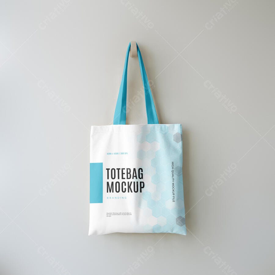 Mockup Sacola Tote Bag Tecido Branca Pendurada Editável